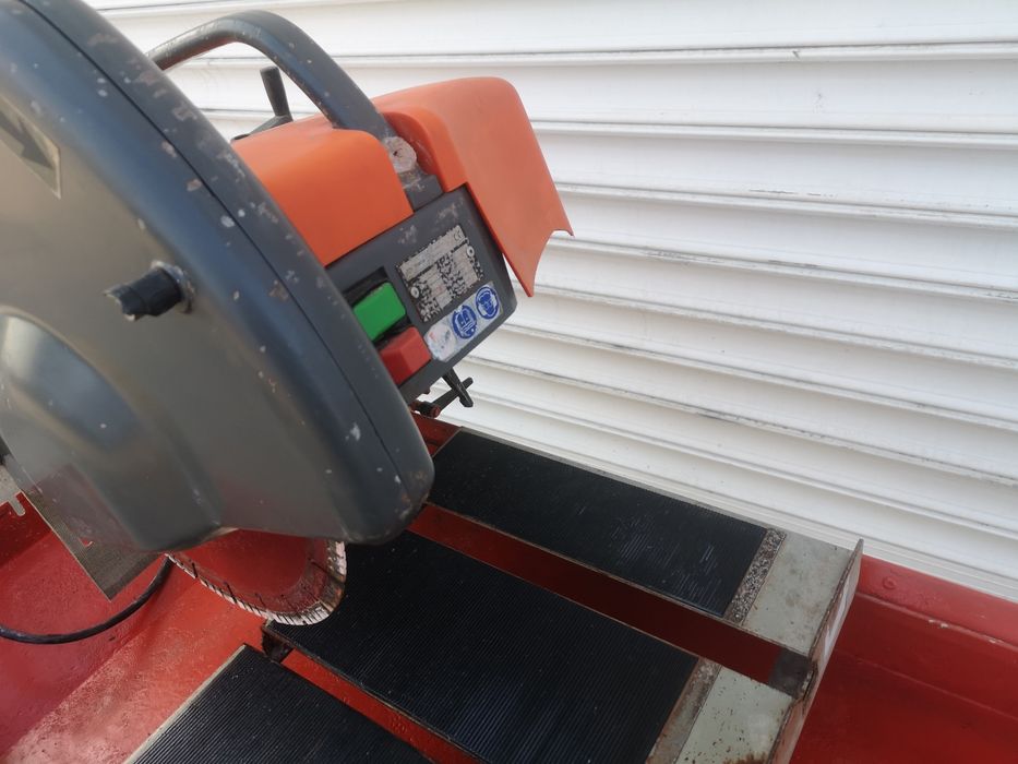 Husqvarna TS400F Машина за Рязане на Тухли Камък Чупещо Рамо