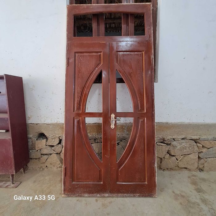 Yevro eshik zamonaviy