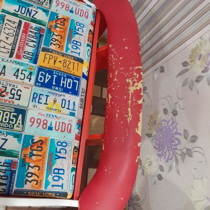 Кровать отдам срочно.