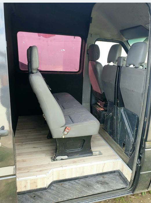 Mercedes sprinter 211 an fabricație 2000 5+1 locuri și marfa impecabil