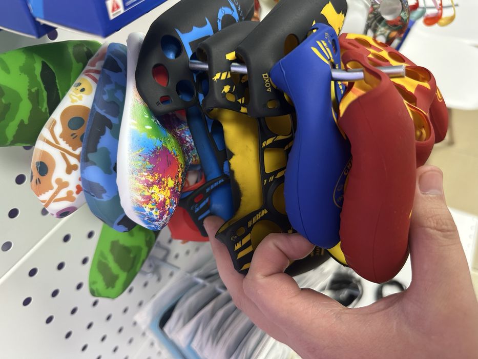 Чехлы для джойстиков PS4 и PS5