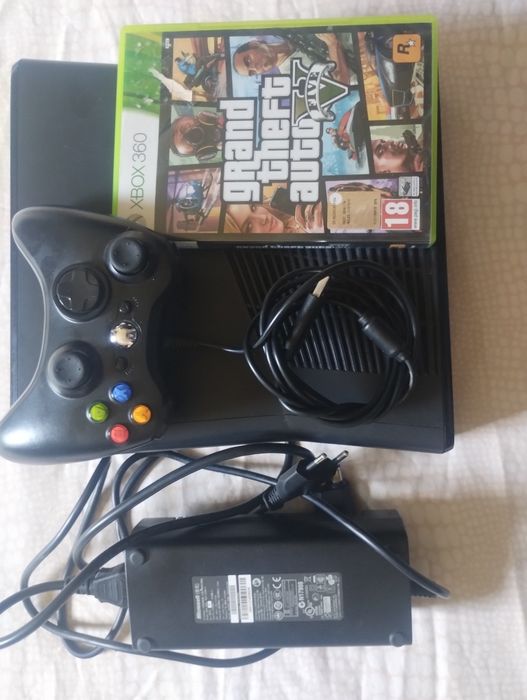 Xbox 360 slim 4gb