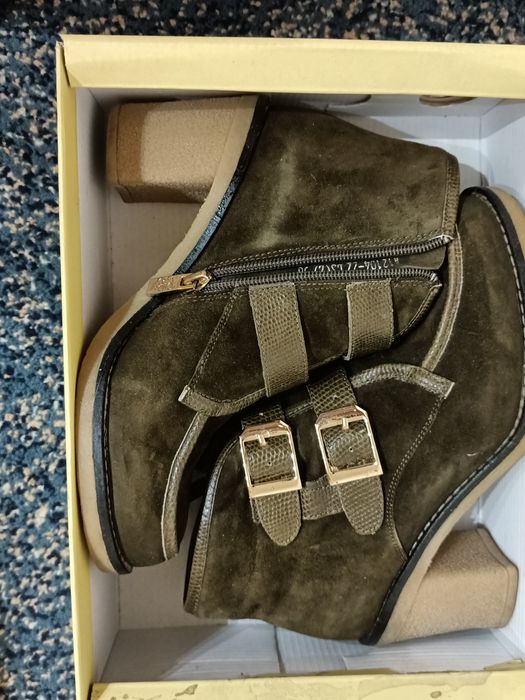 Зимние теплые ботинки