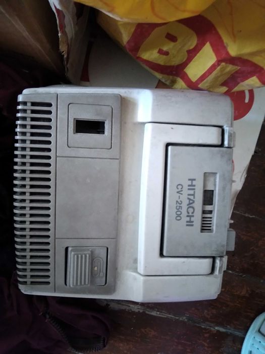 Прохусмукачка Хитачи CV - 2500 за части или ремонт
