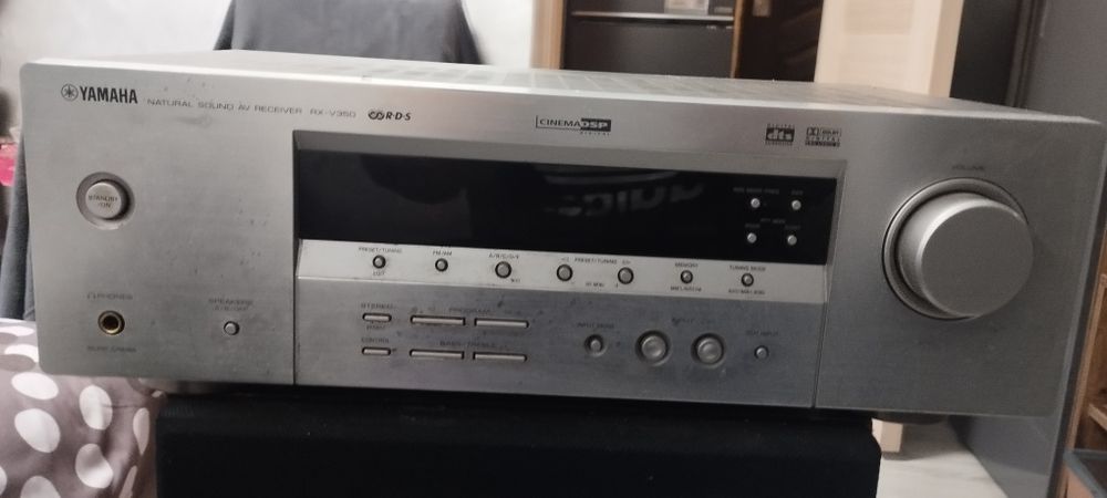 Vând stație yamaha .și boxe