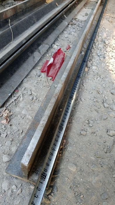 Стальные угольники т образные  стойки металл крепки