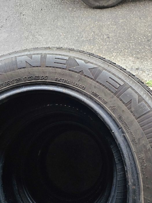 235 65 17 цола зимни гуми да джип Nexen Extra Load