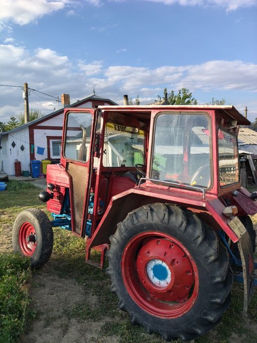 Vând tractor U 445 și remorcă monoax