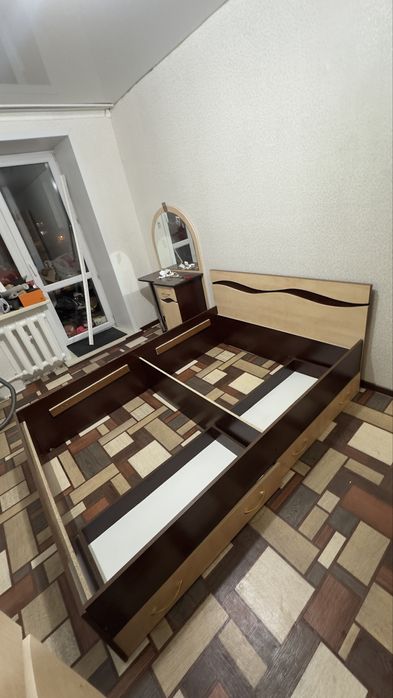 Спальный гарнитур