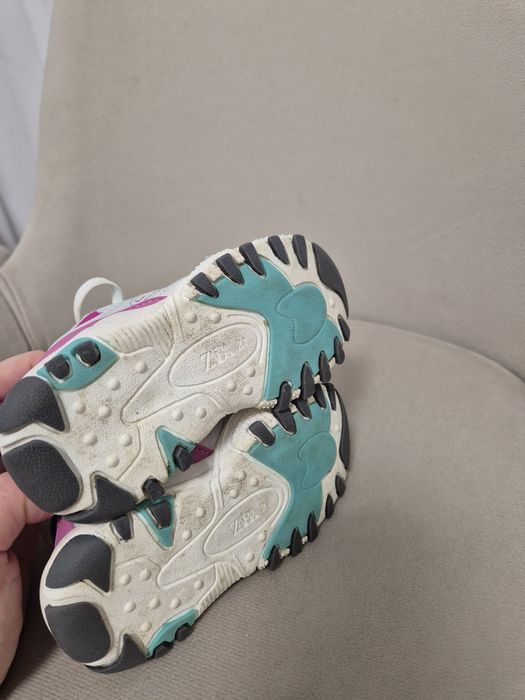 Adidași Zara nr. 21