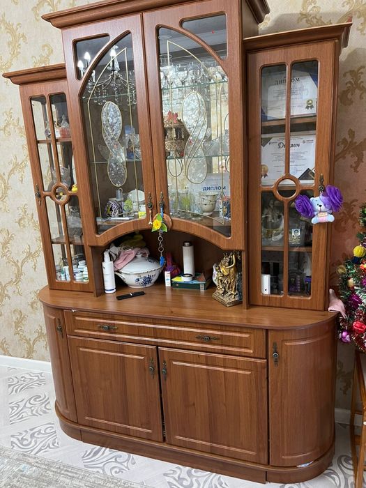 Шкаф сервант……………..