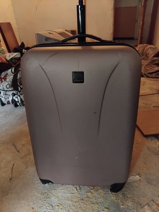 Куфари и сакове от 30 до 40 лв различни модели