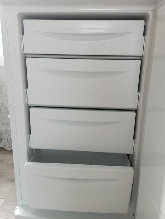 Продам морозильную камеру