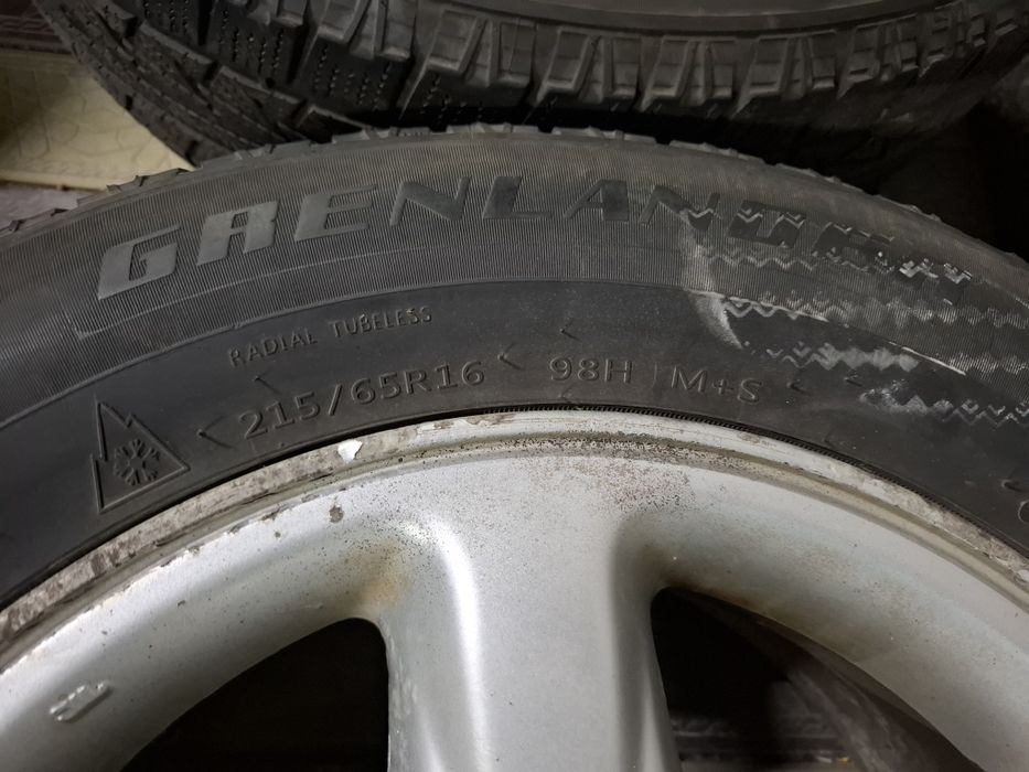 Продам R16 диски с шинами