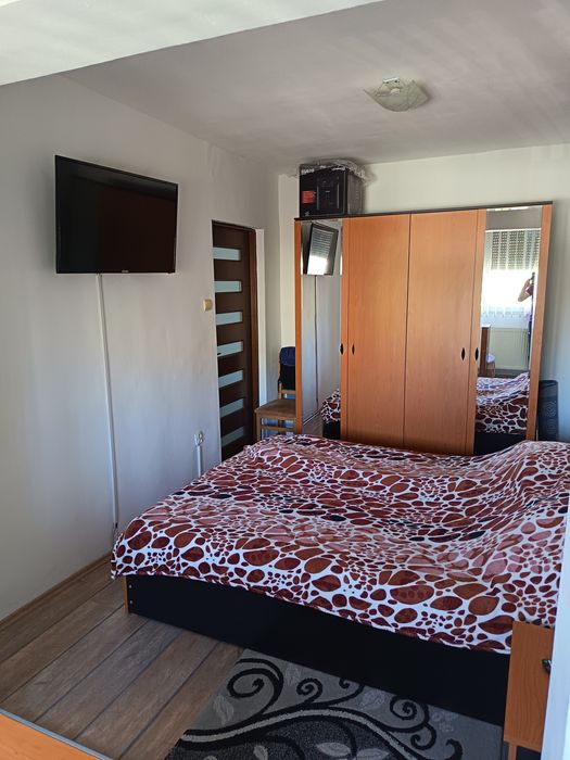 Închiriez apartament 2 camere