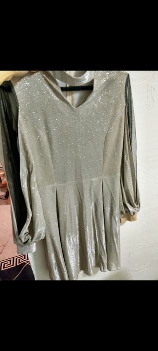 Продам платье новогоднее