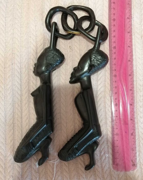 Африканска дърворезба от абаносово дърво