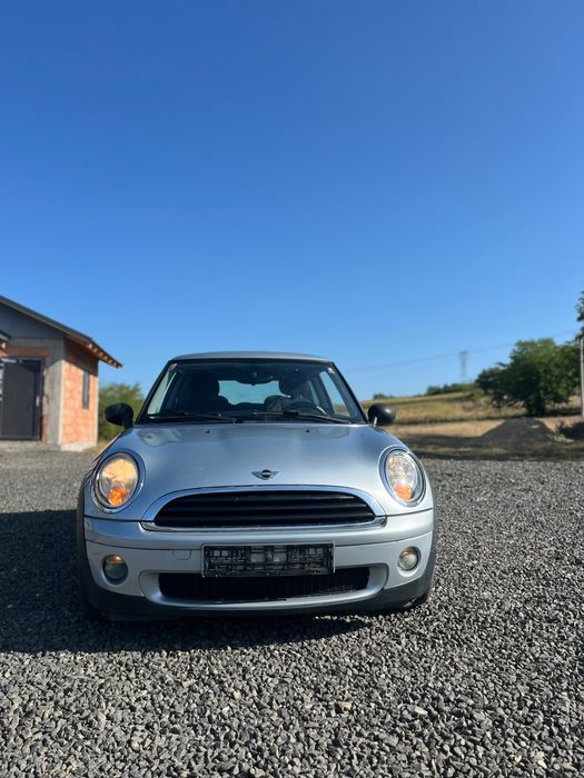 Vând Mini One 2011