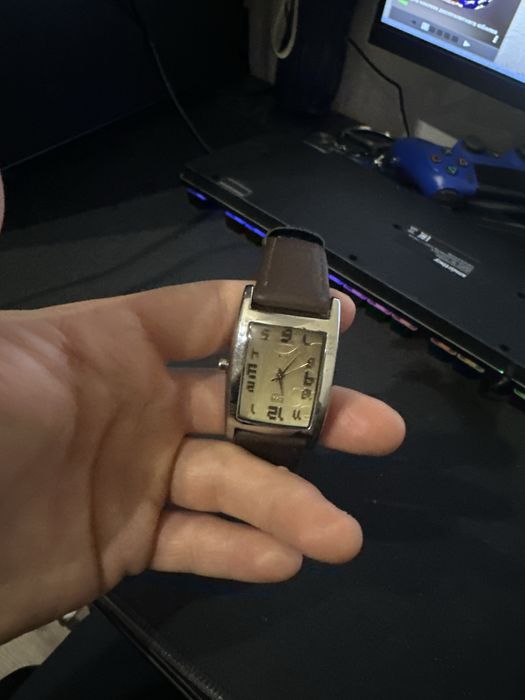 продам часы esse