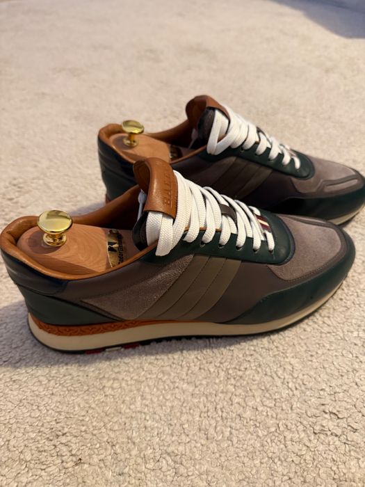 Bally                 .