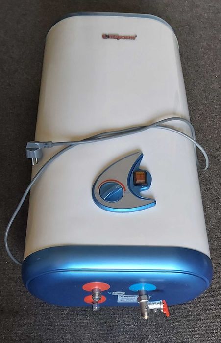 Продам водонагреватель Аристон - 50 литров.