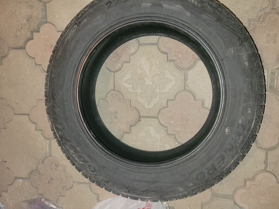 Продам автошины 225/60R18