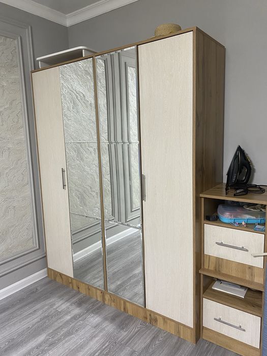 Продается шкафф с 2 тумбочками