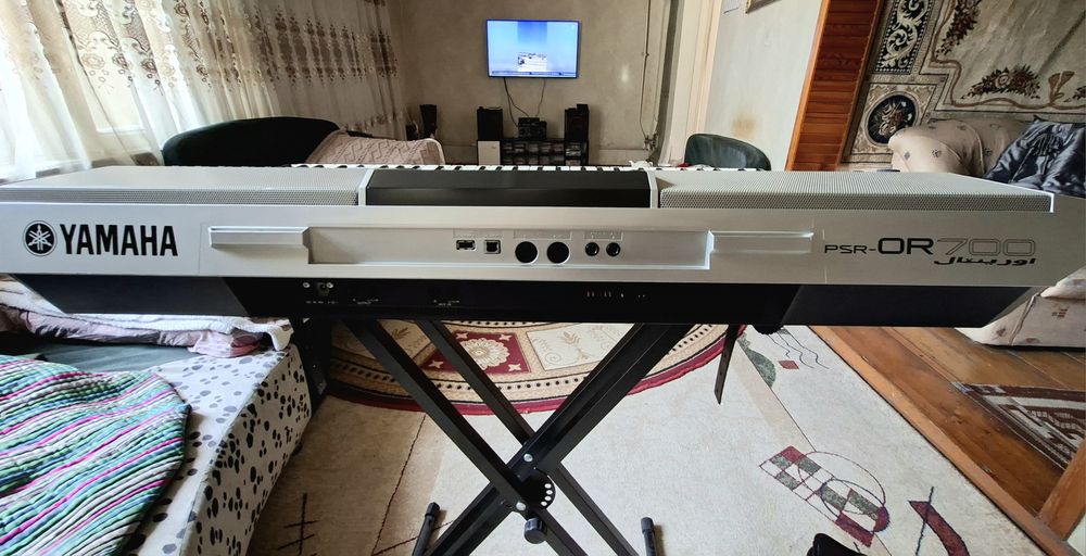 Продам синтезатор Yamaha OR-700