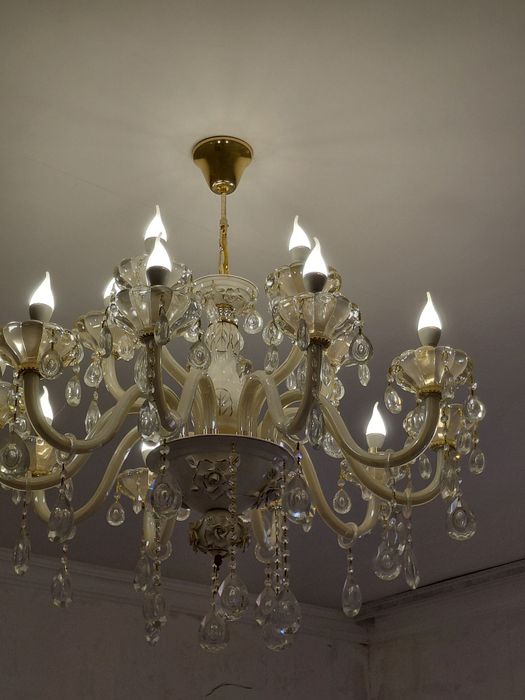 Продам Люстрый хорошом состояние.