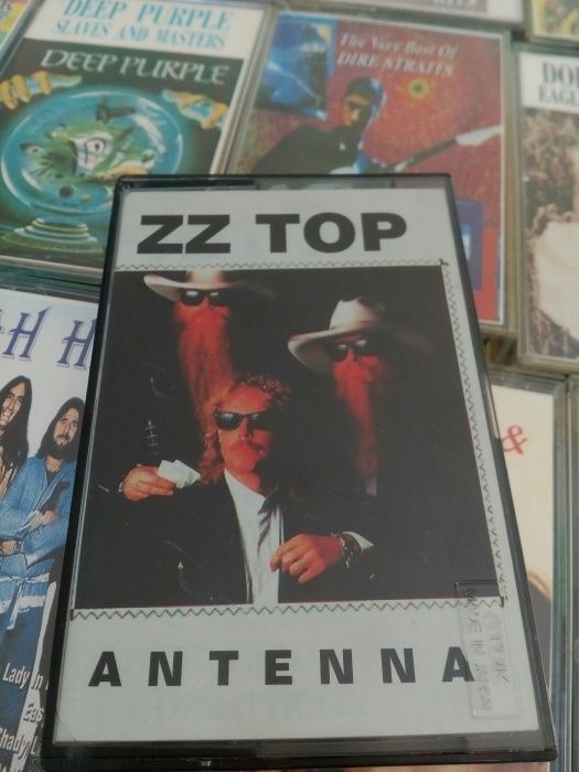 Касетки със стари хитове