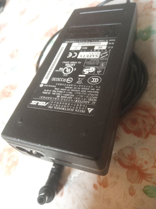 Alimentator Asus 19V-4,74A/2,1 A  ORIGINAL