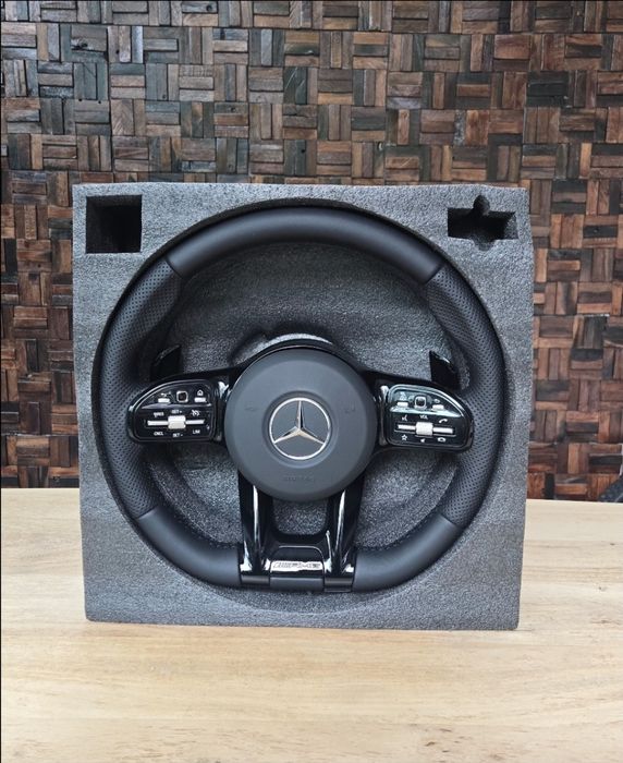 Volan Mercedes AMG din Piele compatibil cu  toate modelele 2008-2021