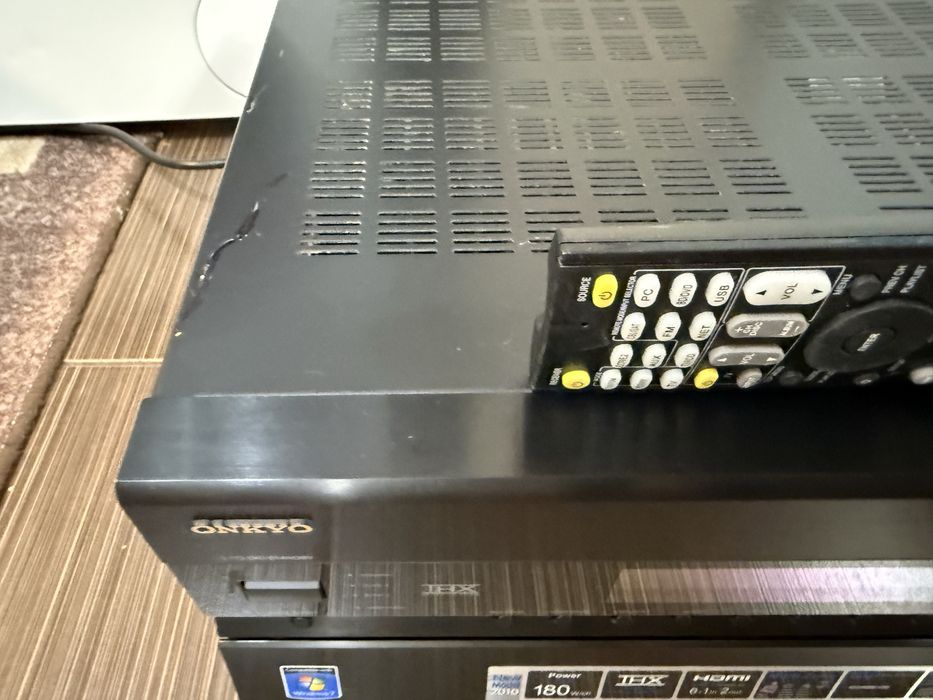Onkyo TX-NR808 resiver