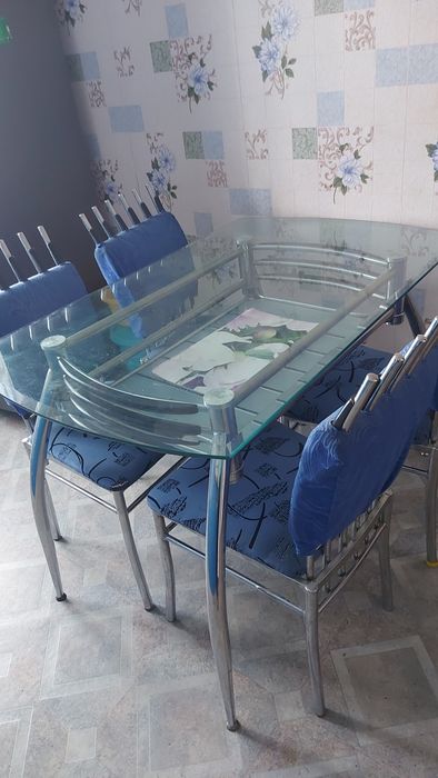 Продам стол со стульми