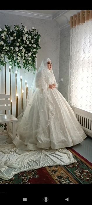 Келин Куйлак,  Свадебный платья