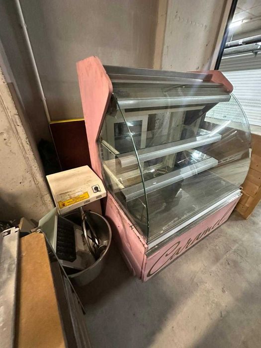 Хладилни витрини за десерти