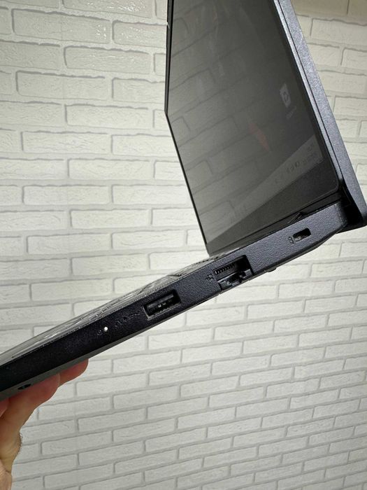 мощный Lenovo V15 на Ryzen