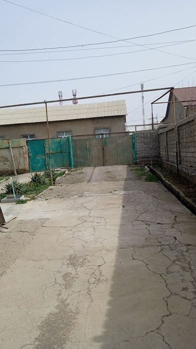 Продоется дом катежд