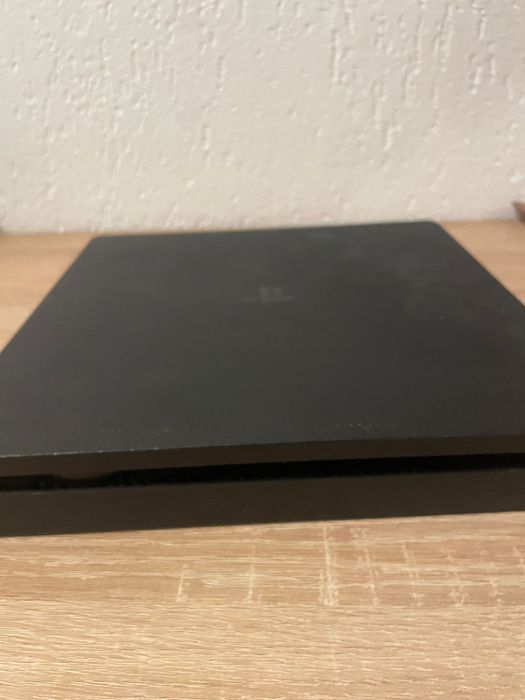 Vand ps4 slim 1 tb