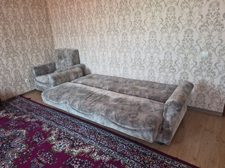Диван  с. двумя  креслами