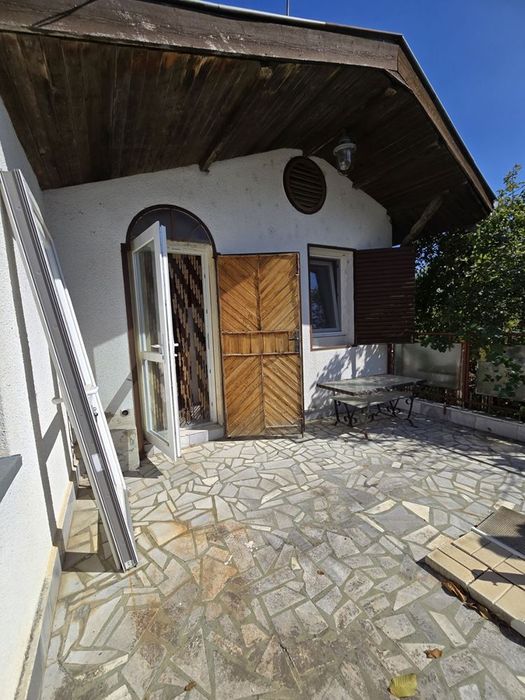 Къща в Плевен-Индустриална зона площ 240 цена 380000