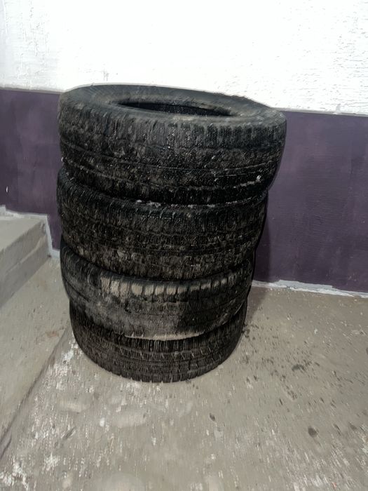 Продам шины 215/65/16