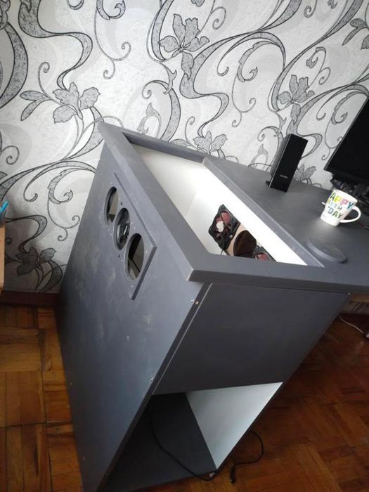 Стол компьютерный