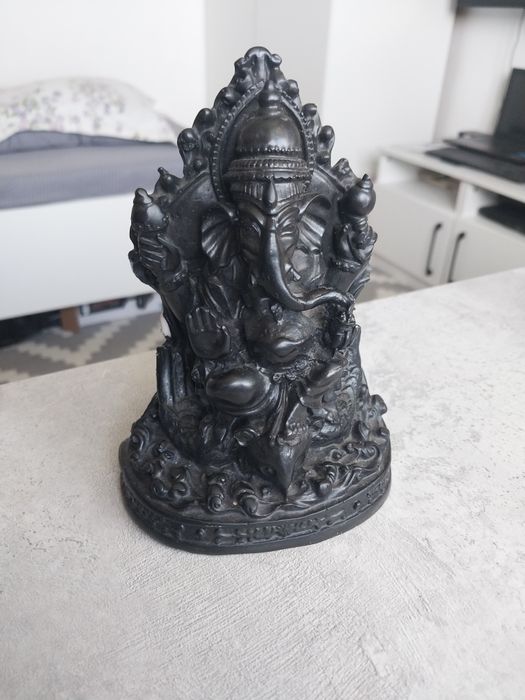 Статуэтки продам!