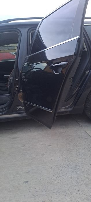 Vand usa stânga spate vw Passat B6 break cod culoare LC9X In stare foarte buna fara rugina