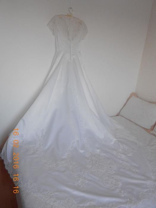 Rochie mireasa superba