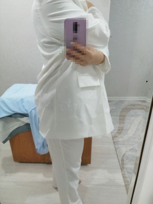 Р. 58 Костюм белый, новый, летний
