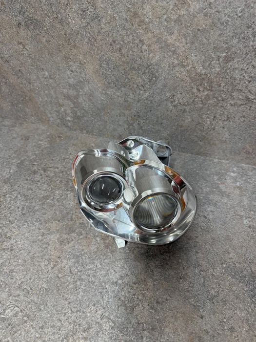 Запчасть на фару camry