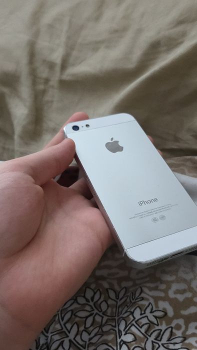 iPhone 5 в хорошем состоянии