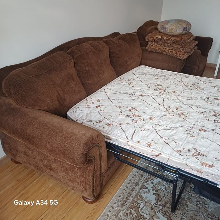 Диван раскладной в хорошем качестве